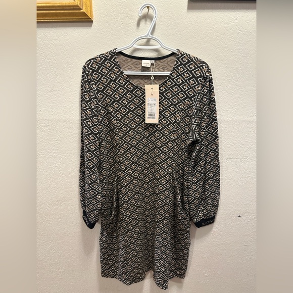 Gambis Dress-Mollie Fit - Picture 1 of 8